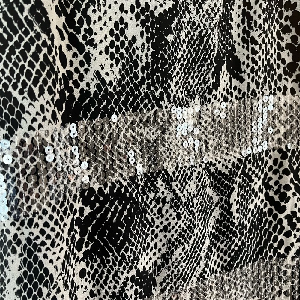 Express sequin Tunic - Picture 2 of 4